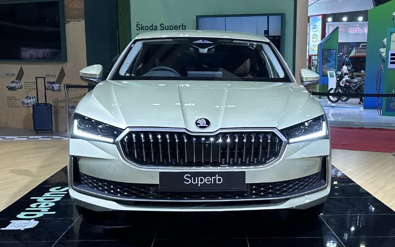 Skoda New Superb Exterior Image