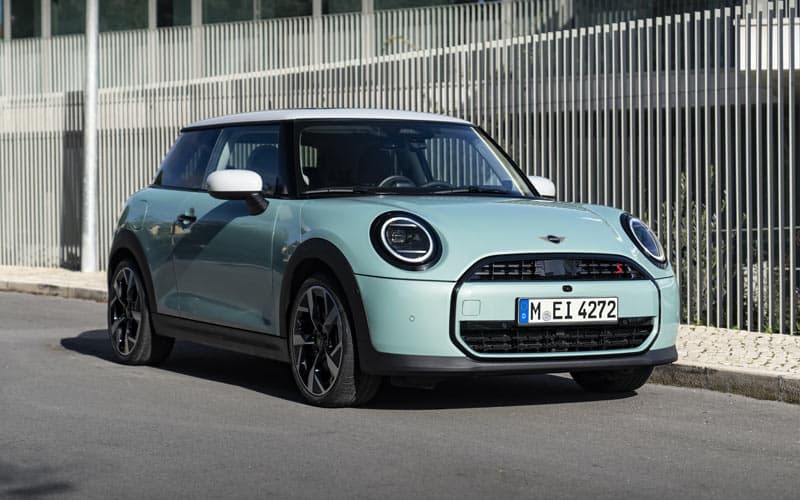Mini Cooper-2024-2025 Exterior Image