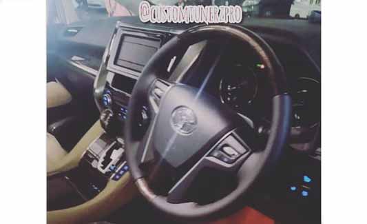 Toyota Vellfire Interior