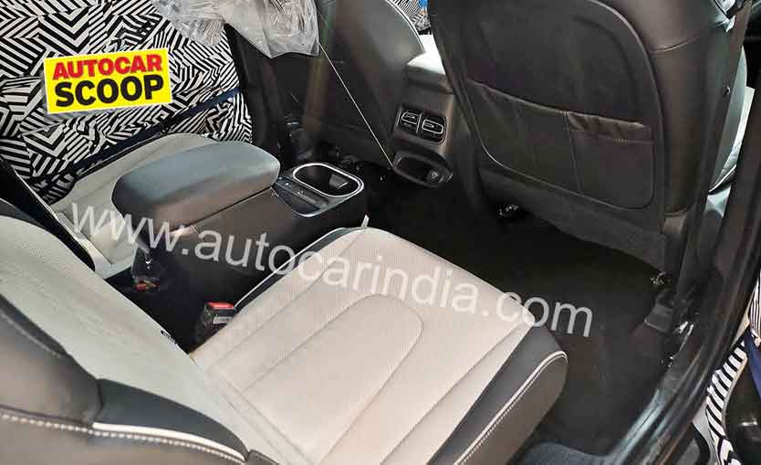 Hyundai alcazar interior spied gets captain seats in second row