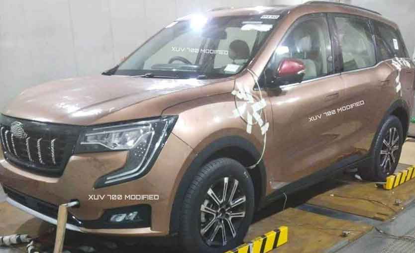Spotted undisguised 2021 mahindra xuv700 suv
