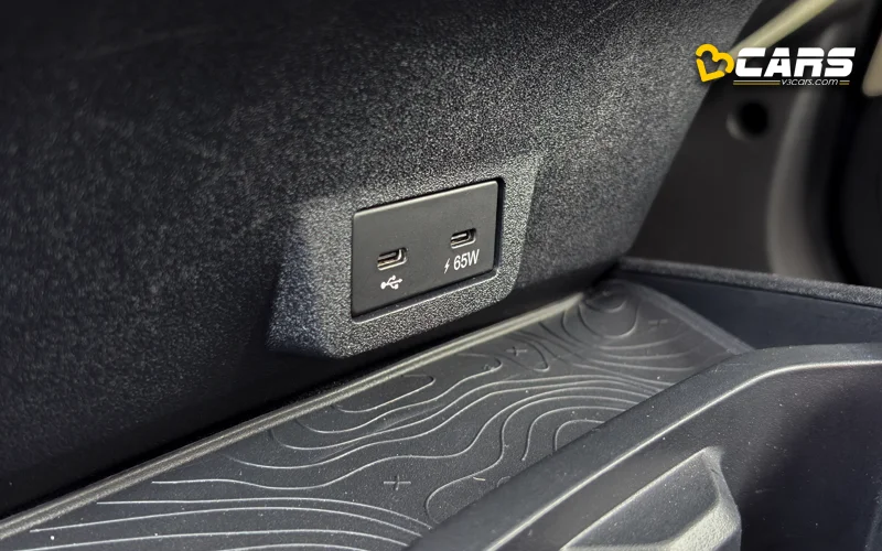 2x Rear 65W USB-C Outlets