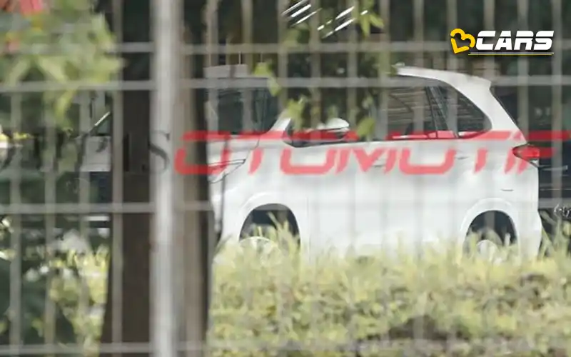 Toyota innova hycross spy shots leaked