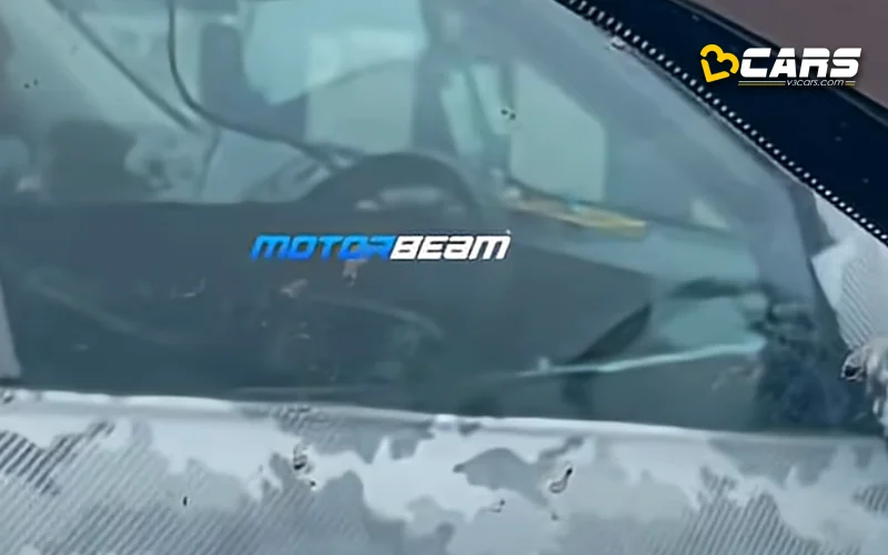 2025 mahindra xuv700 facelift spied with triple screen layout