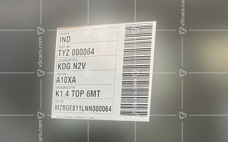 Exclusive kia carens cng spied