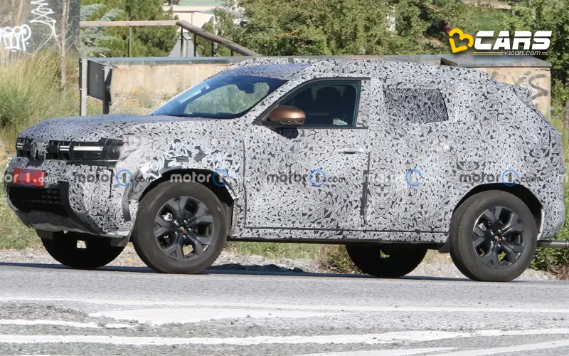 New renault duster spotted reveals led drls