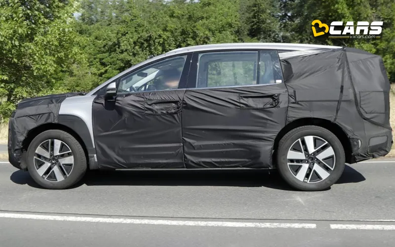 Hyundai ioniq 7 electric suv spotted likely to launch in mid 2024