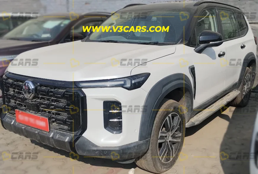 MG Majestor Front Exterior Spotted