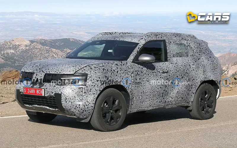 Next gen renault duster spotted on test again