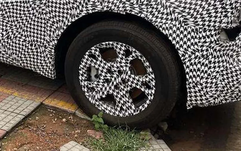 Mahindra xuv e8 electric suv interior spotted