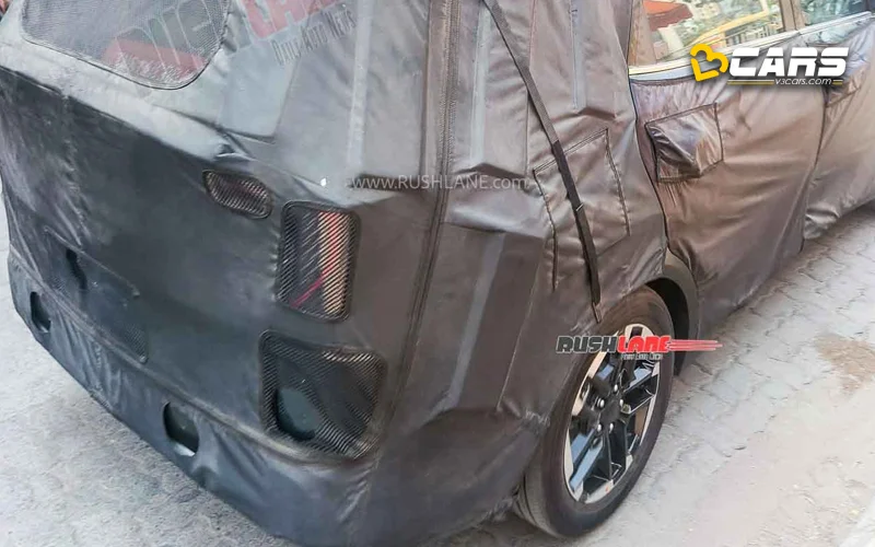 Kia carens facelift 2025 spied with panoramic sunroof adas