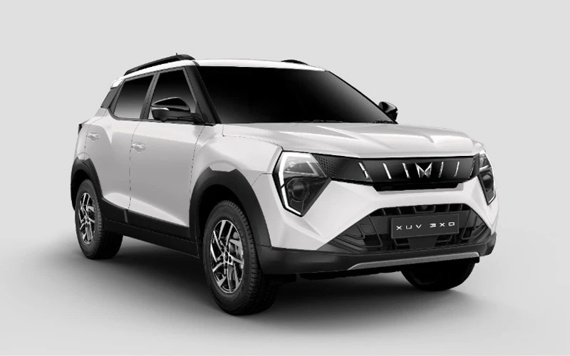 XUV 3XO Everest White
