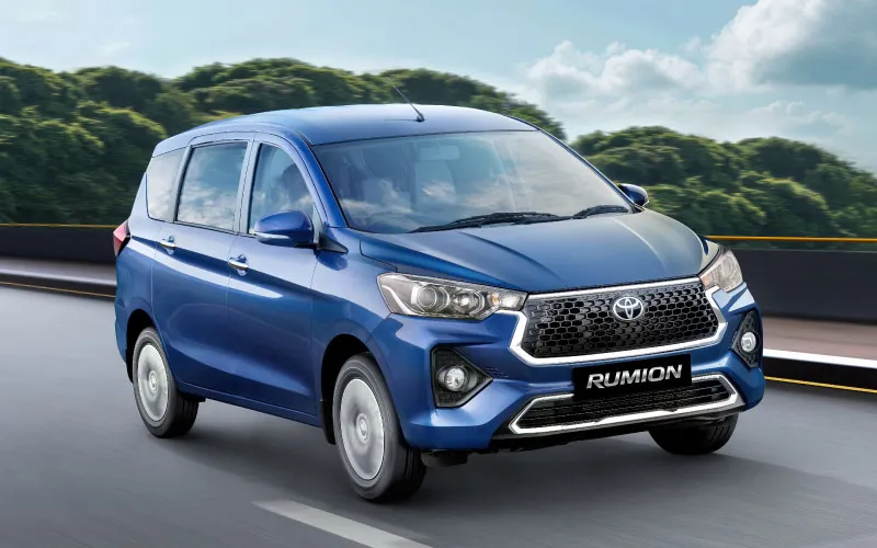 Toyota Rumion Mileage - Petrol & CNG Mileage of Rumion 2024