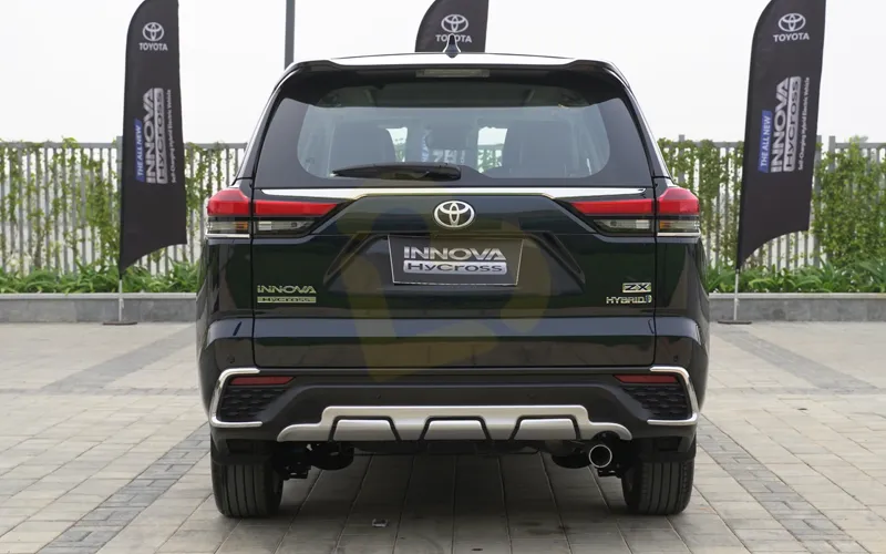 Innova Hycross