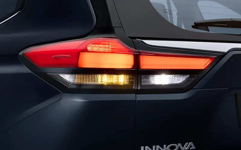 Innova Hycross