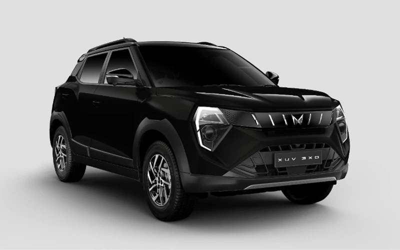 XUV 3XO Stealth Black