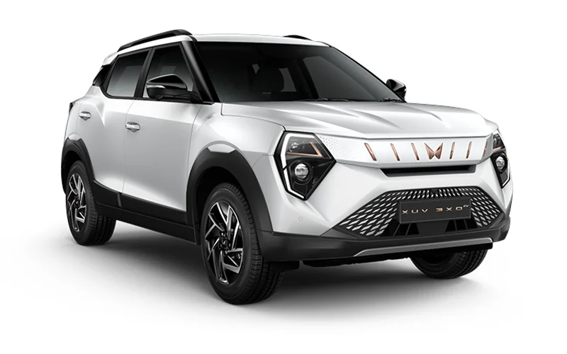 XUV 3XO EV Everest White