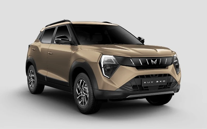 XUV 3XO Dune Beige