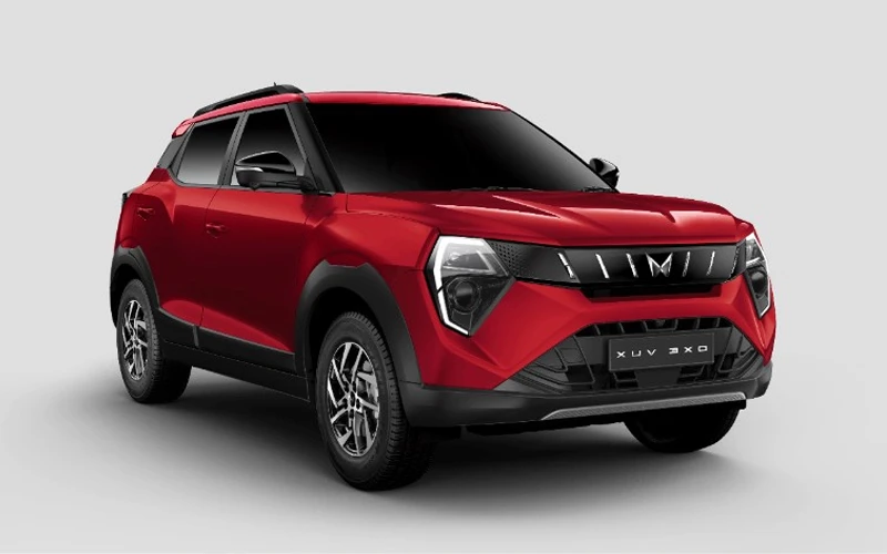 XUV 3XO Tango Red